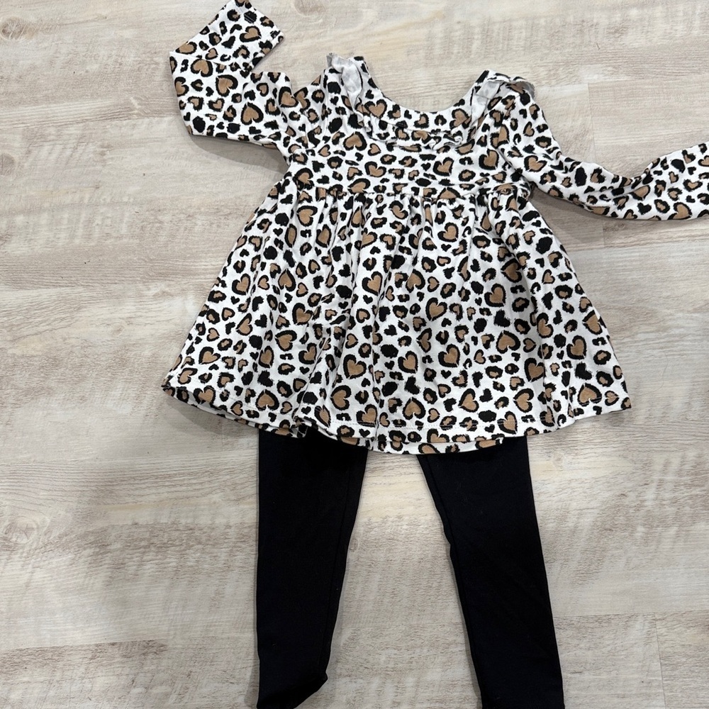 Rachel Zoe Leopard Print Top and Black Leggings Set